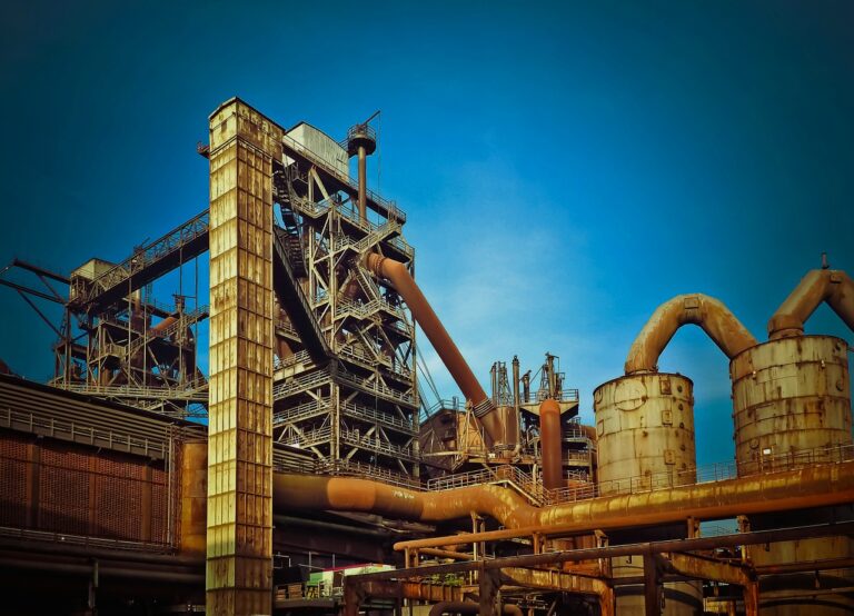 Νέο ρεκόρ για τη βιομηχανία: Δυναμική άνοδος και επιστροφή στην ανάπτυξη τον Σεπτέμβριο