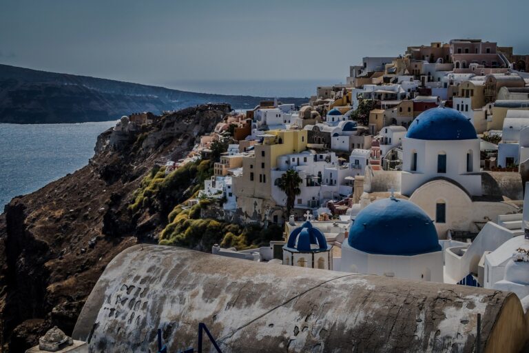 Τουρισμός 2026: Εκρηκτική άνοδος σε αφίξεις και έσοδα στο ξεκίνημα της χρονιάς