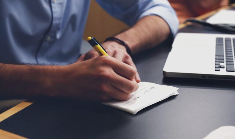 startupstockphotos-man-593333_1920