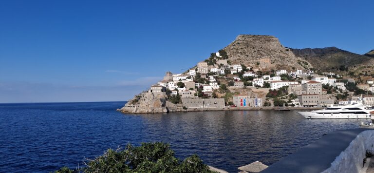 Ιστορική αποχώρηση Αλ. Σαρρηγεωργίου από την ΕΑΕΕ και ηχηρό μήνυμα των ασφαλιστών από την Ύδρα για το ασφαλιστικό κενό