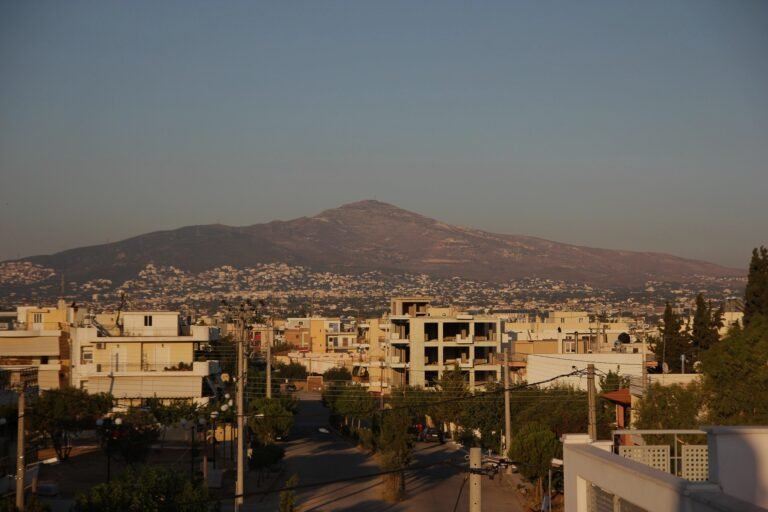 Ανθεκτική η αγορά ακινήτων παρά την κάμψη του Απριλίου